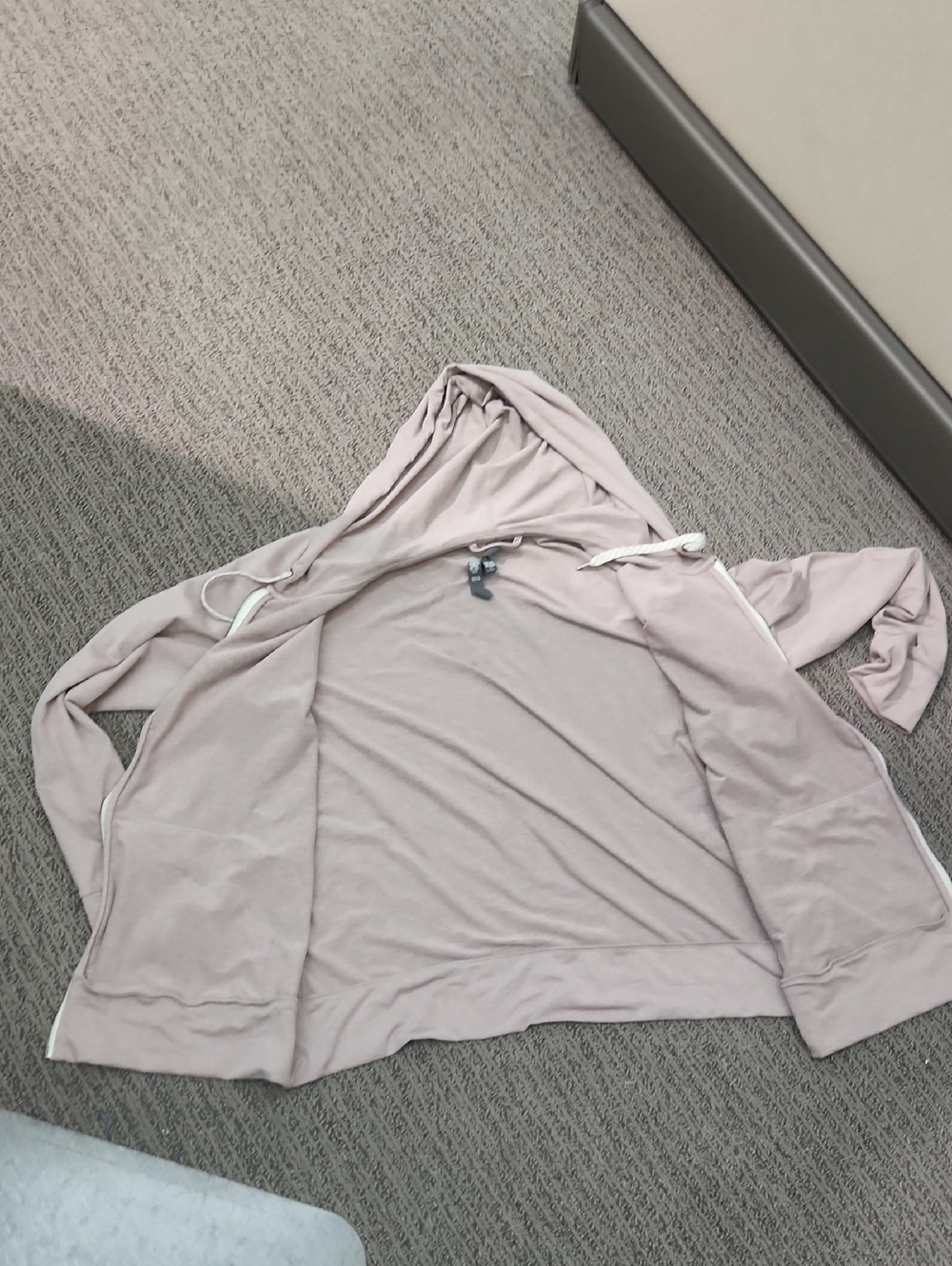 Vuori Halo Performance Hoodie 2.0 - Picture 13 of 15